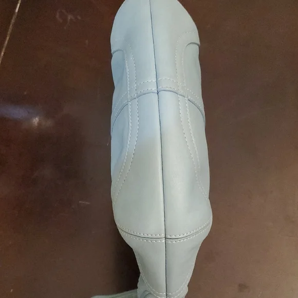 ONE DAY SALE GuC COACH Elegant Sky Blue Hobo Bag - Picture 6 of 8